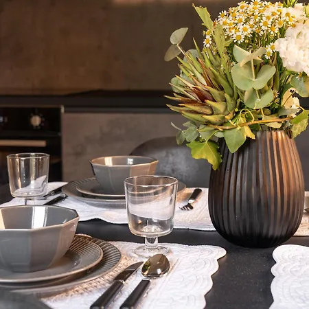 Seventy Apartment *